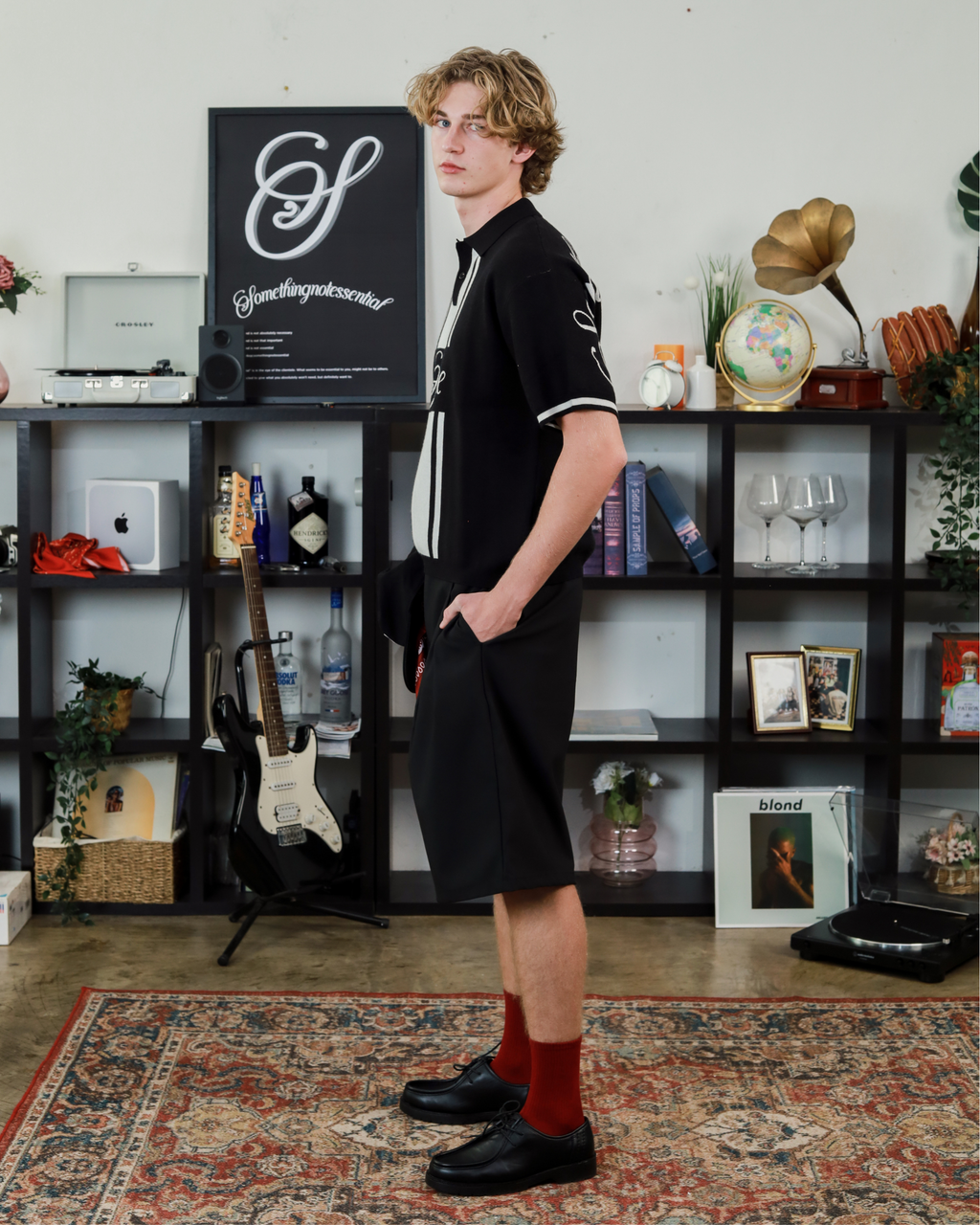 Pleated Bermuda Pants