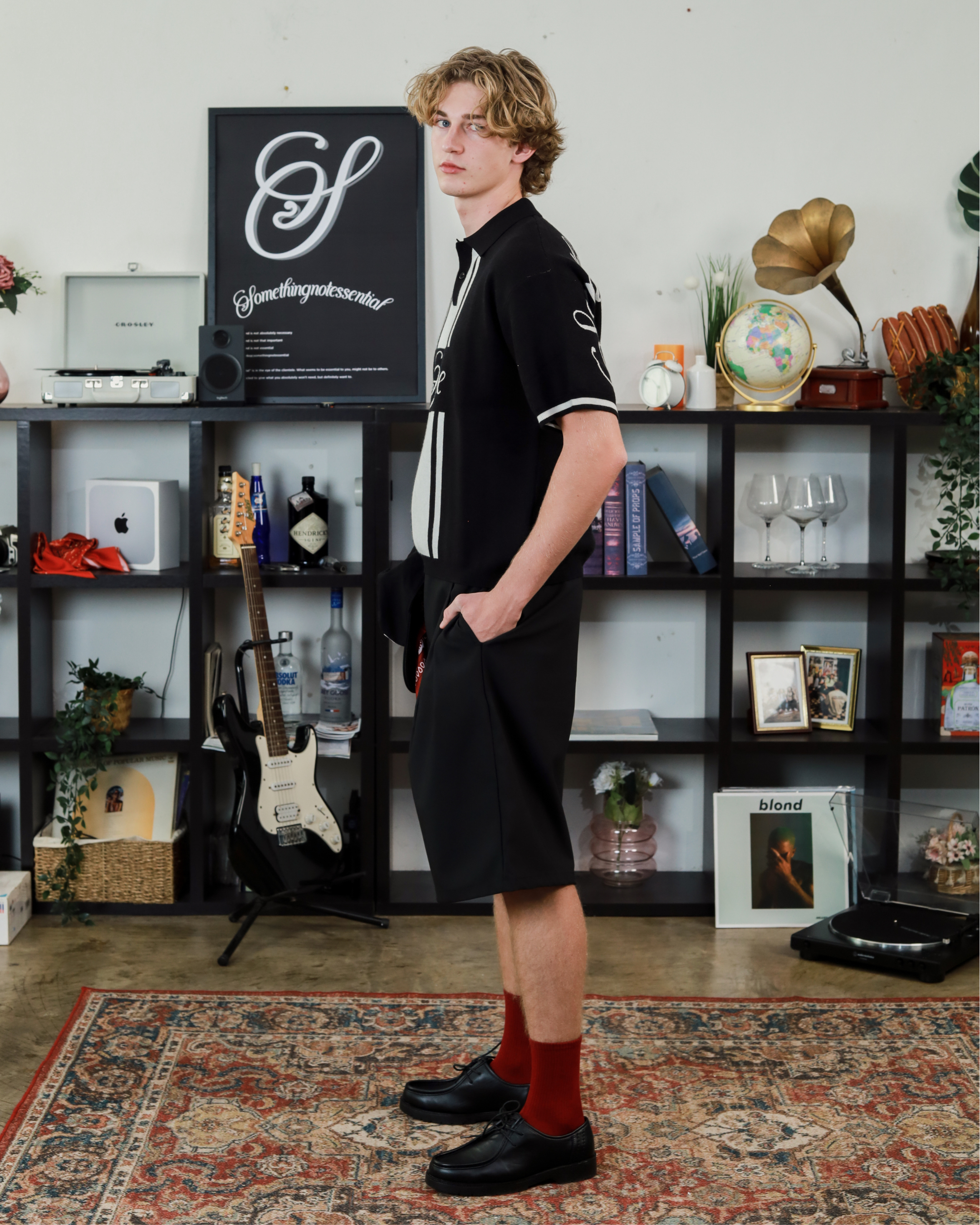 Pleated Bermuda Pants